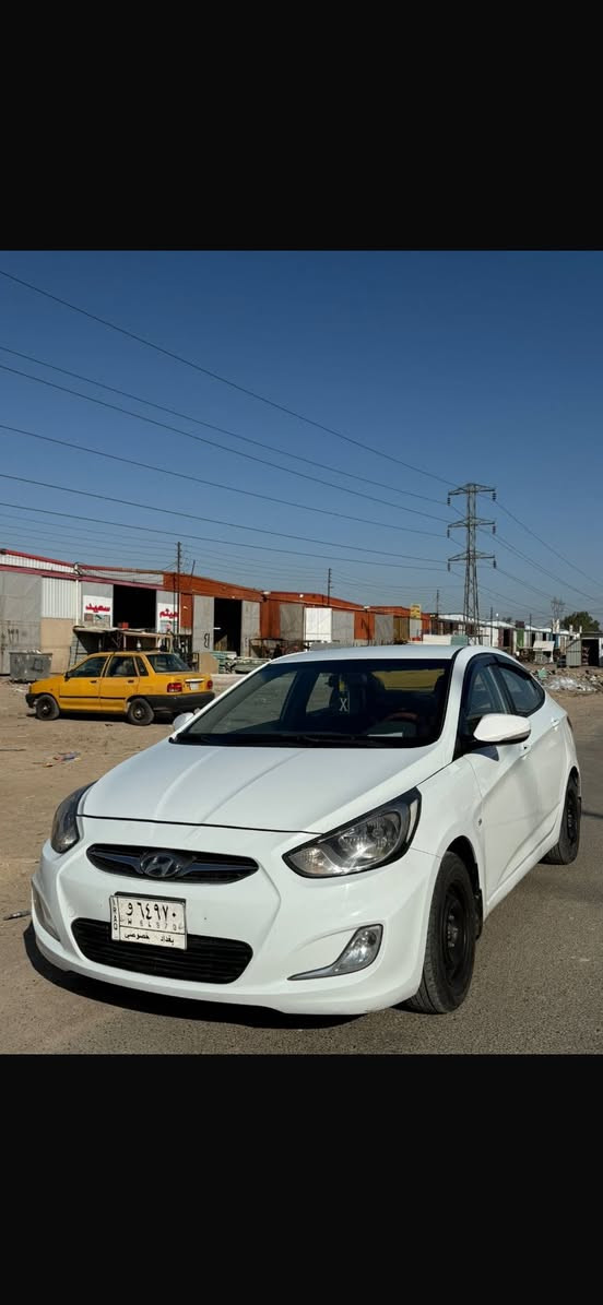 السلام عليكم
اكسنت موديل 2013 
خليجي السعر 88بيها مجال بسيط
***********
