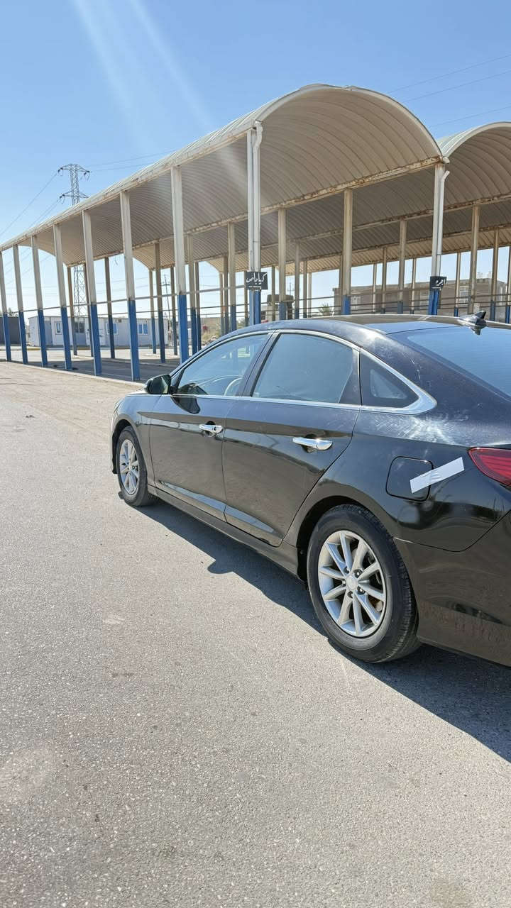 سلام عليكم.
سوناتا وراد أمريكي 
موديل 2019 
فول عده البصمه ول فتحه 
رقم مثنى حره 
للاستفسار اكثر ***********
