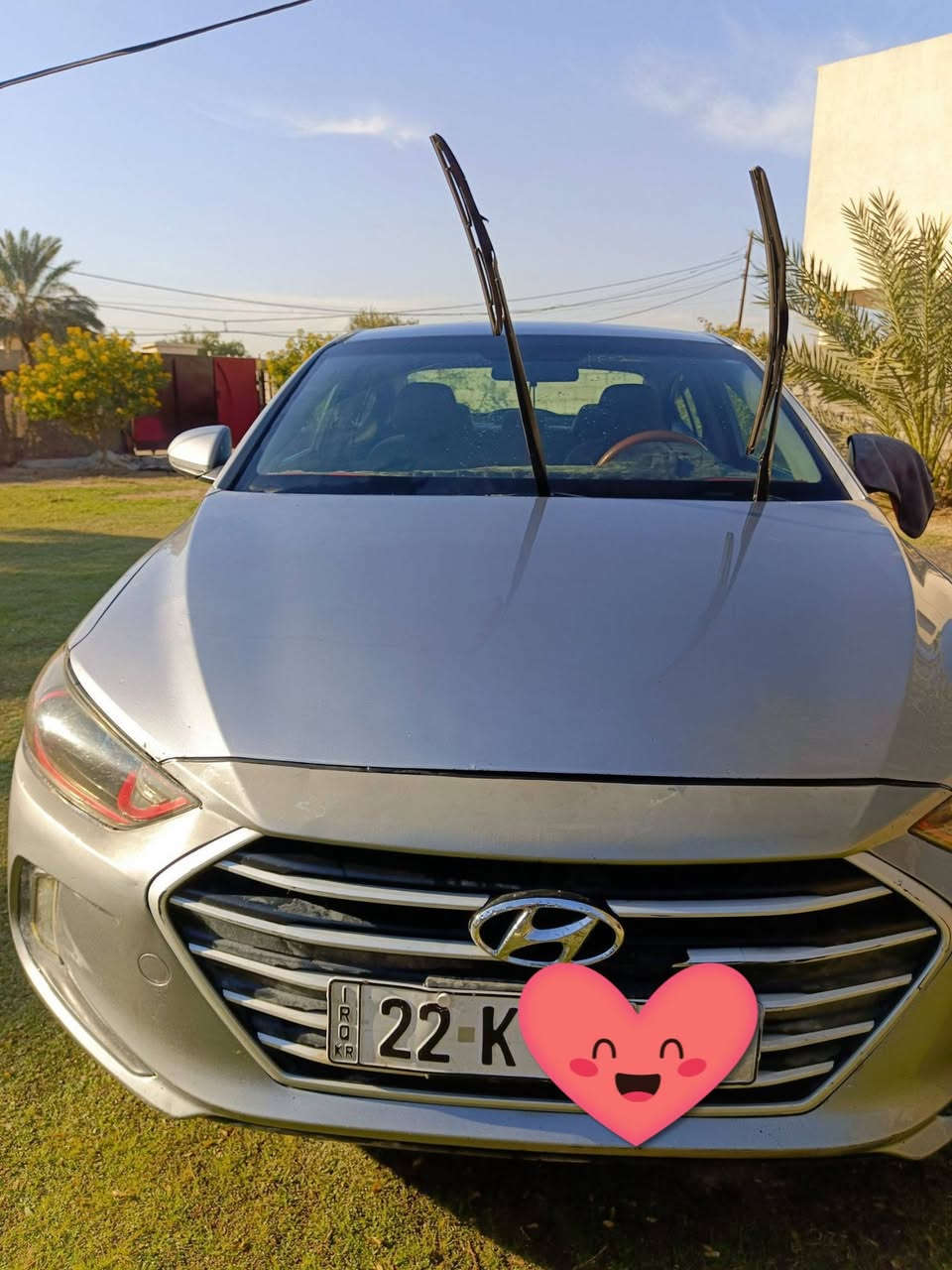 للبيع
السلام عليكم النترا موديل 2017 وارد امريكا حادثها خشم البنيد بدون دواخل السيارة بيها بابين كلير بأمريكا والسيارة خير من الله نصبتها حلوه رايدها ب120وبيها مجال.***********

