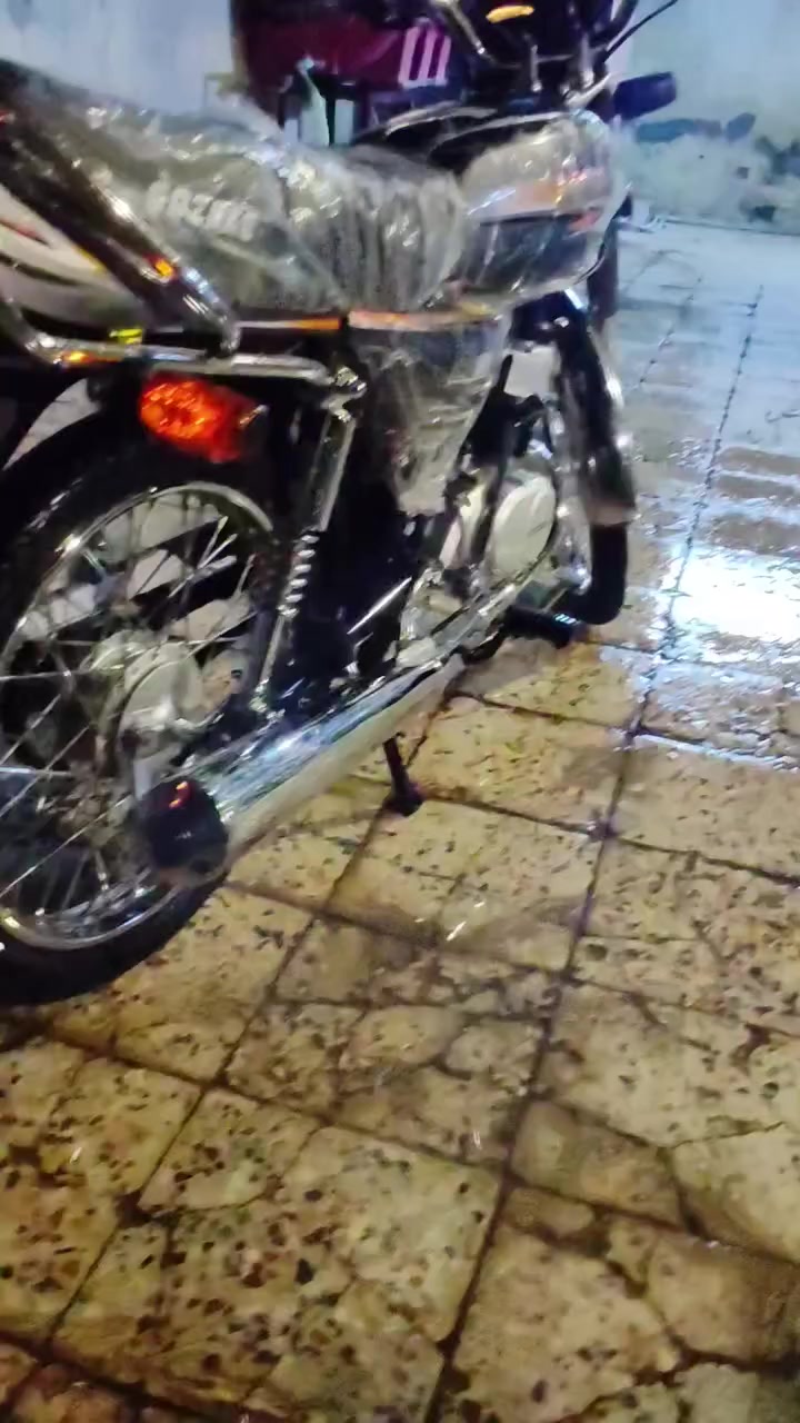 سلام عليكم شباب دراجه للبيع ساسوكي ياباني صارلهه سبوع من مشدود مكاني حي العسكري شراي خاص وبخدمته*********** بي بس واتساب
