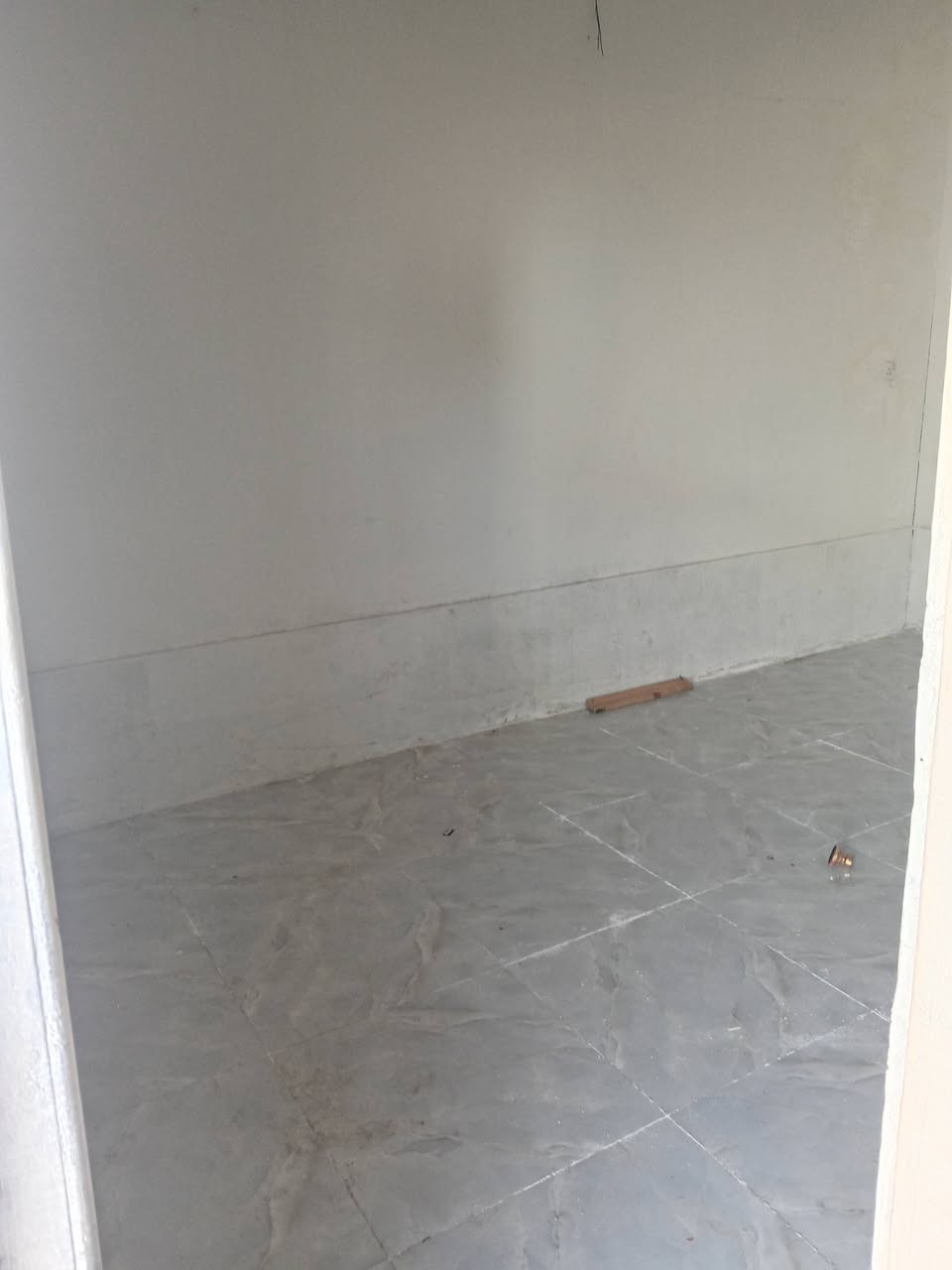 السلام عليكم
#للايجار ٥٠ متر طابقين نظيف استقبال تخاريج مطبخ هذا الطابق الأرضي والطابق الثني غرفه جبيره وصاله جبيره محجر للدرج موجود
تانكي بي كيزر بي الارضيه خط مولده بي بور سلين جدران سيراميك
ثاني بيت عن الشارع العام
نجف حولي الميلاد قرب وزارة الشباب
الإيجار ٢٢٥ شامل المي والكهرباء
***********
