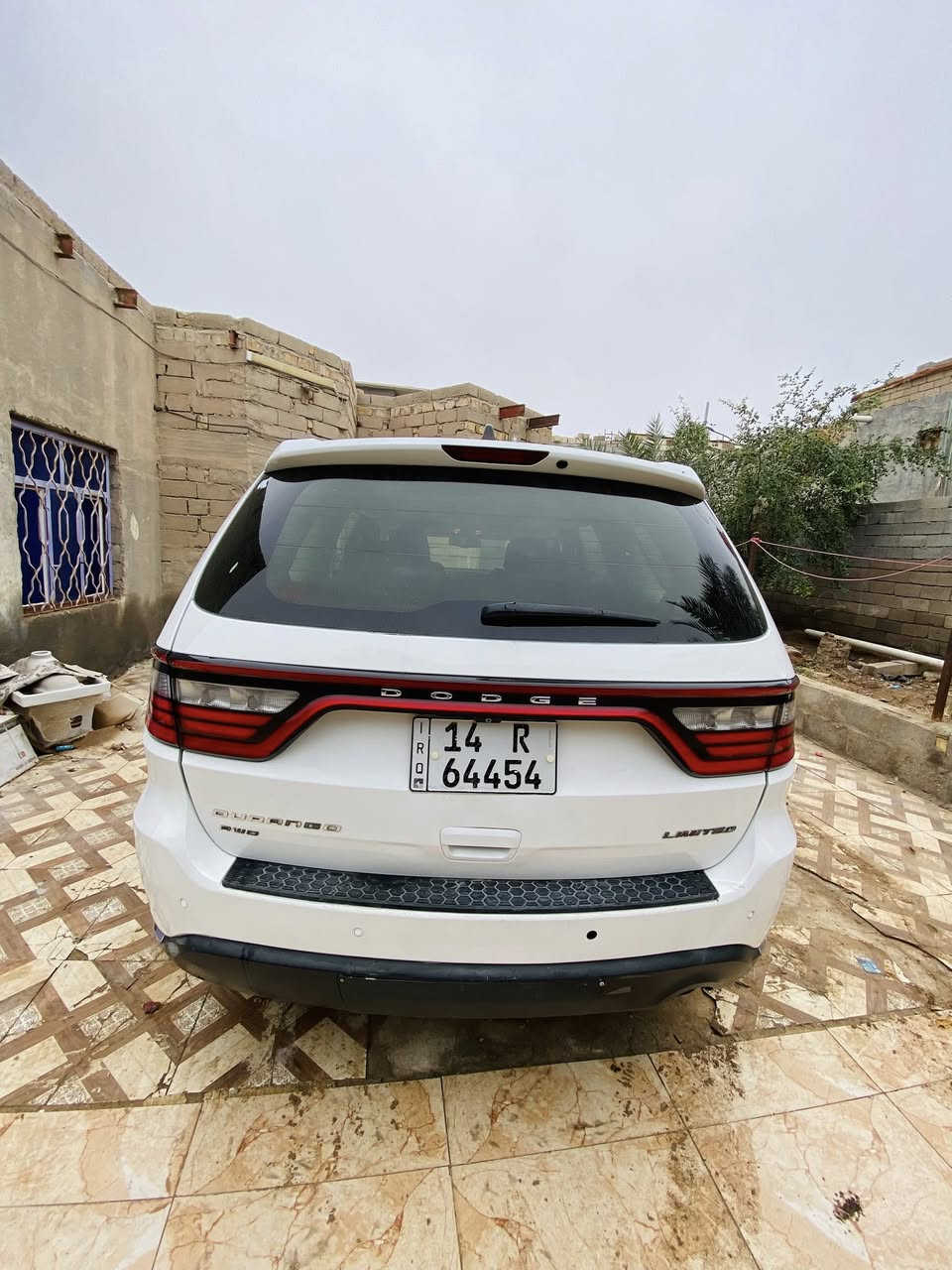 السلام عليكم دورنجو خليجي 2014 لمتدد
سياره نضيفه وحلوه 
بدون ضرر فقط صبغ اثر شخوط وبارد بداير الجاملغ الخلفي الايمن
مواصفات السياره 
فتحه سقف 
كشنات اماميه كهرباء +تدفئه
ستيرن تدفيه
اشير بلمري 
حساس خلفي
تبريد 3قطع
وبعد باقي المواصفات معروفه مال الخليجي
سياره حداده توب تايرات قبل شهرين شديت بس امامي
كير محرگ شرط مامفتوح  
عواني البصره القرنه. ***********
