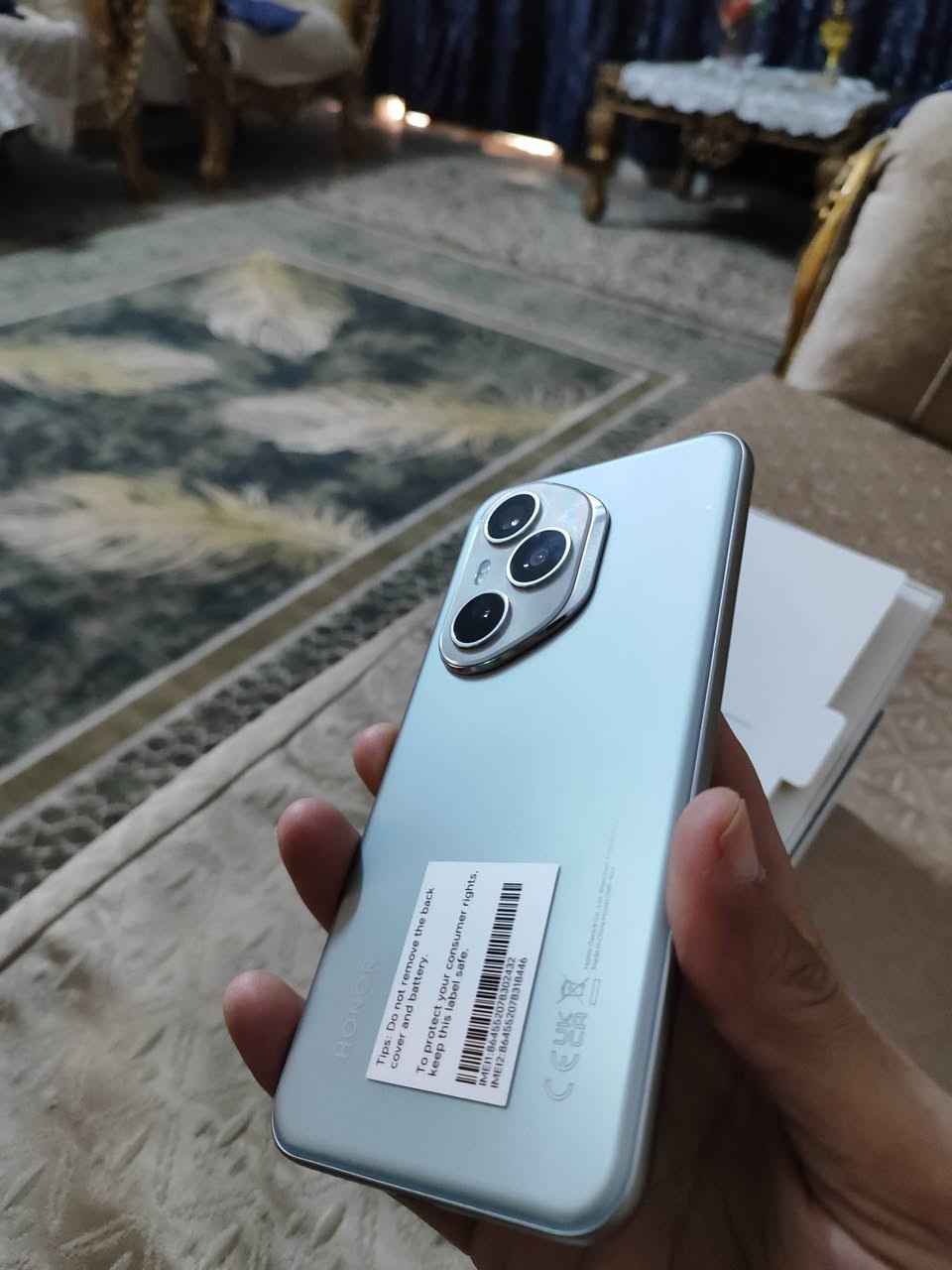 السلام عليكم 

هونر 400 برو

ذاكره 512
عشوائيه 12

شاشه امولد 120 هيرتز
معالج سناب دراكون 8جين3

الكامره خلفية ثلاثية 200+50+12 م.ب. / امامية 50 م.ب.
بطاريه 6000 مللي امبير شاحن 100 واط

للبيع بسعر 625
عنوان بغداد حسينيه رقم ***********
