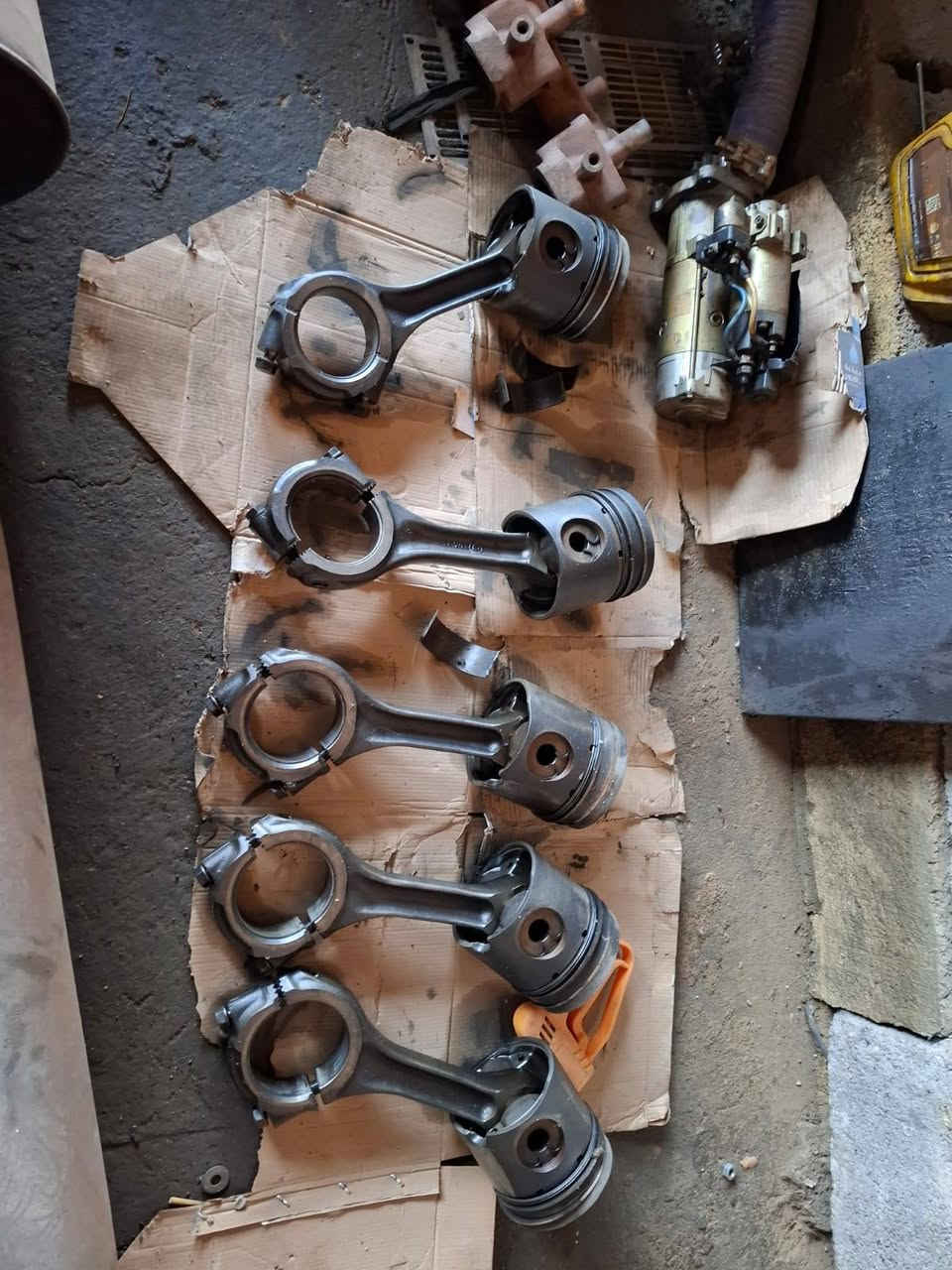 سلام عليكم 
من رخصه مدير الكروب 
هاي مكينه مال حاويه بيها بخار للبيع السعر مناسب 618 اشتاير 12 ولف محسن للاستفسار ***********
