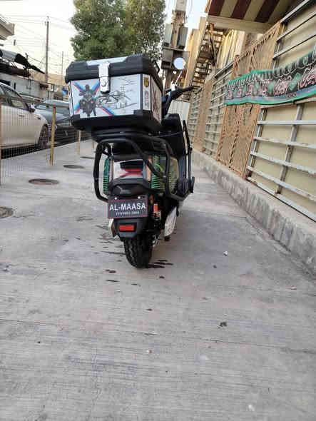 سلام عليكم دراجه شحن 
بصمه 2
تشغيل عن بعد تشغيل من تلفون هم مفاتيح 2

تمشيك 70k
سرعة 80 
وياهه جادر 
مكان بغداد حي عامل 
راقم ***********
