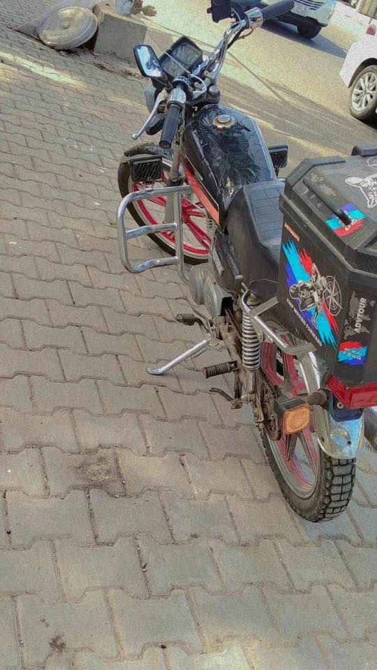 السلام عليكم 
دراجه ايراني اربعه كير موديل 15وراق كامله 5اوراق اصليه كهربائيات شغاله كامله بيها خيط تبخير دراجه نكره سلف دراجه مال جناي 
السعر /٣٢٥وبيها مجال قليل🩵🩵
للاستفسار ***********
