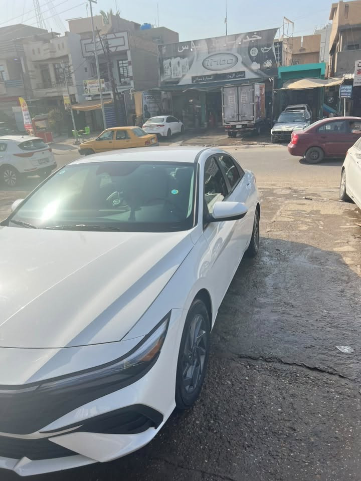 السلام عليكم بيع سريع هوانداي النترا هايبرد 2025 حادثها خلفي جنطة بدون ايرباك ضبرتها كلش حلوة مدومشة رقم بغداد باسمي ماشية 17 الف ميل صور الحادث والسونار بالمنشور رجاء شوفهن واقرة المنشور يلا تتصل
عنوان بغداد /العامرية
السعر قفل ب158 لحد يتصل يعامل 
***********
