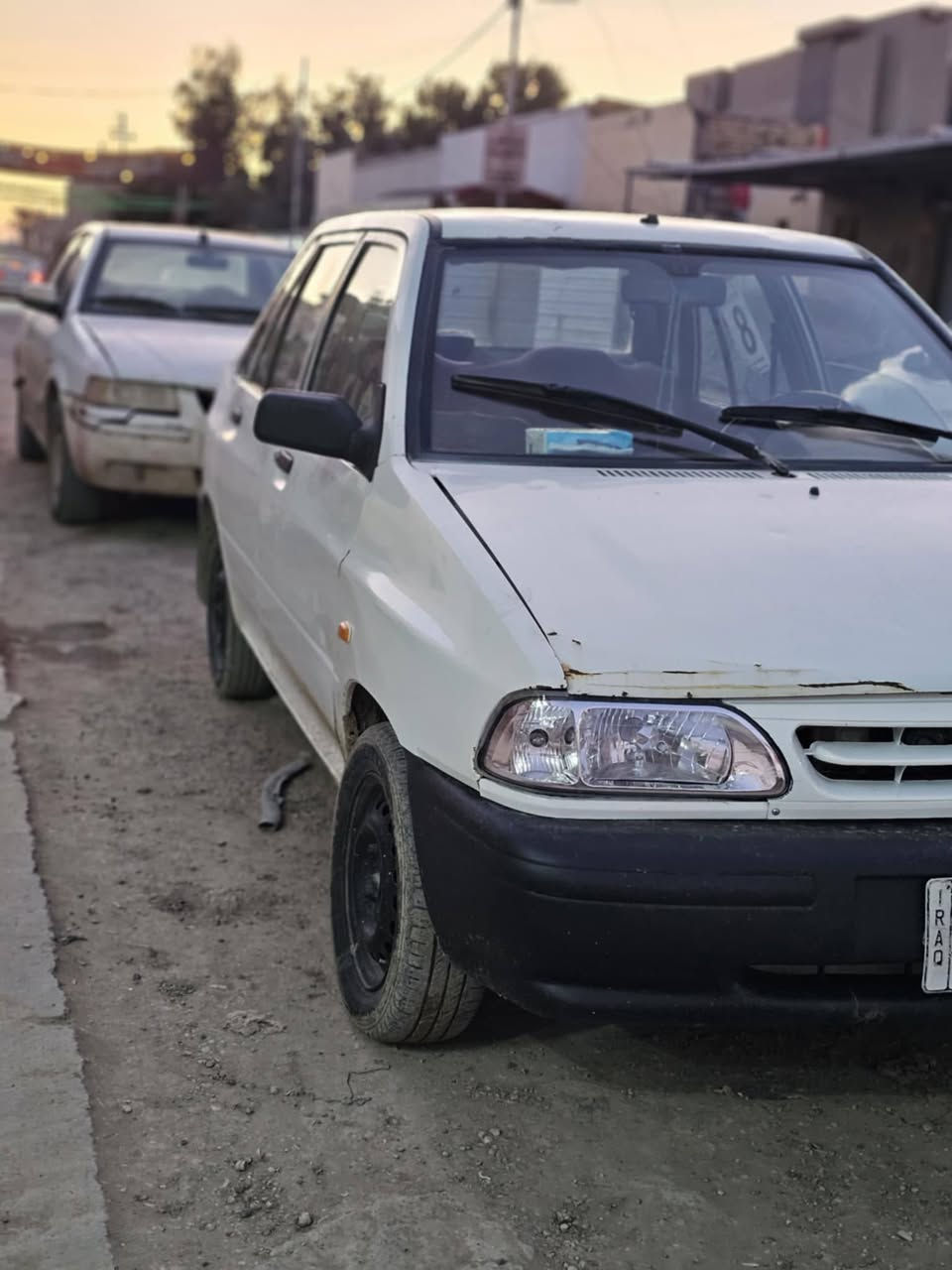 السلام عليكم
سايبة 2011 معمرة جديد شواصي و خياسات
مكينة نضيفة كير جديد مكينة وكير برايد 
نضيفات كلش سيارة بسمي تحويل ثاني يوم 
سنوية صاقطة 
السعر ٢٦ وبيهة مجال 
مكاني دوانية الجتة شارع ٣٠ 
***********
