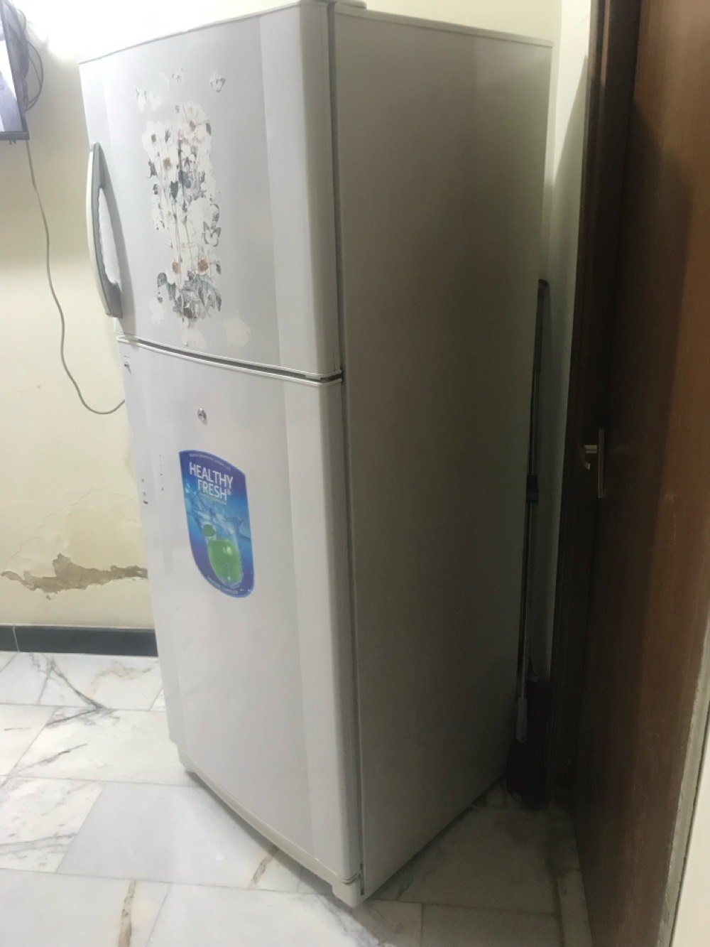 ثلاجة للبيع نظيفة شغالة