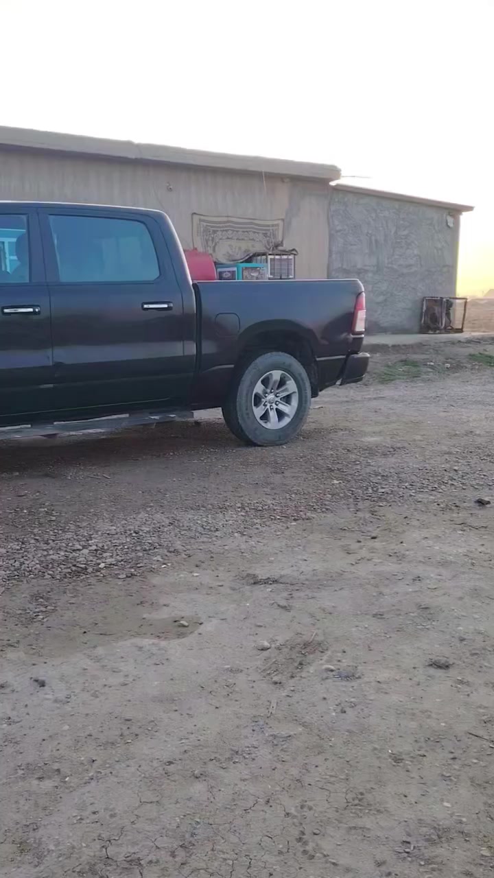 السلام عليكم
دوج رام بك هورن 2020 باب طويل بدي قصير رقم بغداد
حادثها ماعرفه وبيها طخات بسيطه مكينه ٦  اقتصاديه خير من الله وشغلي بيها بالداخل كير ومكيفه كفاله السياره عليها اقساط اسويلك وكاله من راعيها الشرعي رايدها ٢٥٠ وبيها مجال بسيط مكاني ابو غريب اذا اكو مراوس باقل منها متواجد فيس فقط.


**إذا كنت صاحب هذا الإعلان وتريد حذفه لأي سبب، رجاءا أرسل رسالة إلى الدعم الفني**