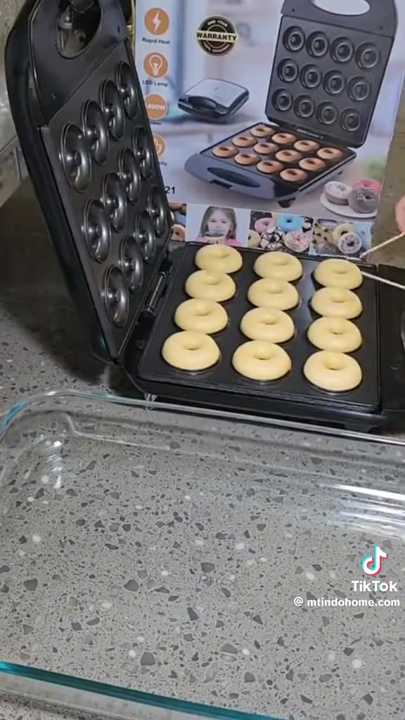 موجود جهاز مال ياله صانع الدونات يتكون من ١٢ قالب بهذا شكل
شرط مال باله مو امزون


**إذا كنت صاحب هذا الإعلان وتريد حذفه لأي سبب، رجاءا أرسل رسالة إلى الدعم الفني**