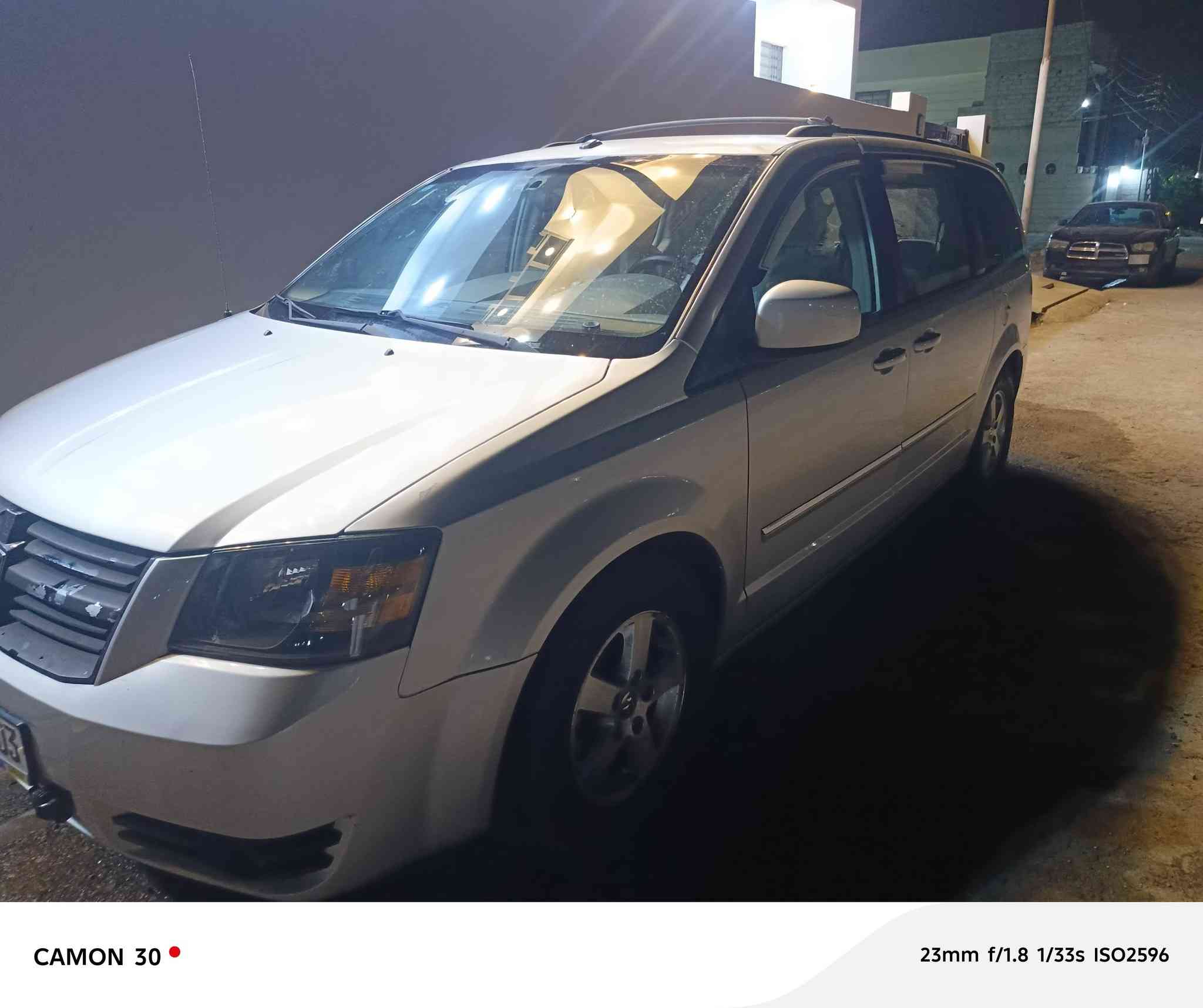 ***********
دودج كرفان 2008 
3300
