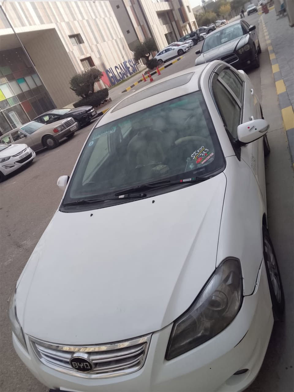 سلام عليكم 
بيوايدي G3 
2013
بصمه
بنروما
تخم تاير جديد
السيارة كفاله عامه اوتماتيك 
محرك بي رنكات 
السيارة احلى من الصور
باسمي رقم دولي تحويل ثاني يوم
مكانها بغداد المدائن 
سعرها 55
رقمي 
***********
