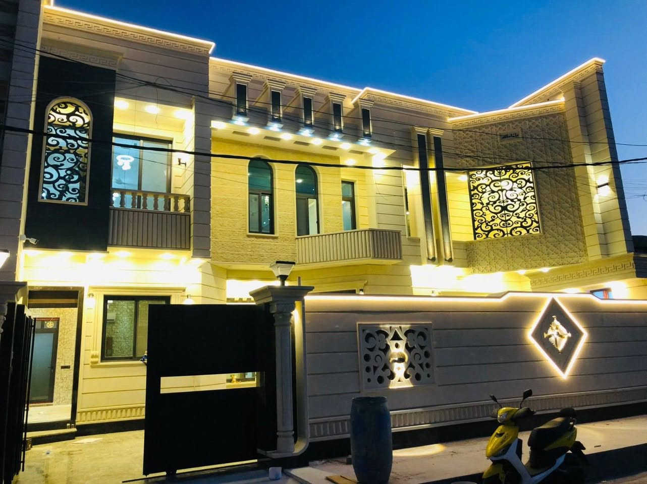 منزلك يستحق الأفضل… اختر ألمنيوم رفيع المستوى 
مع منتجاتنا من الألمنيوم، نصنع لك أبواباً، تجمع بين القوة، الأناقة، والكواليتي
تصميم عصري ✨ جودة عالية 💪 تنفيذ باحتراف
اغتنم الفرصة الآن وتمتع بالراحة أبدية ضمان العمل 10 سنوات 
موقعنا بغداد ساحة ميسلون قرب جامع محمد رسول الله
للاستفسار اكثر راسل الصفحه أو اتصل على ***********
