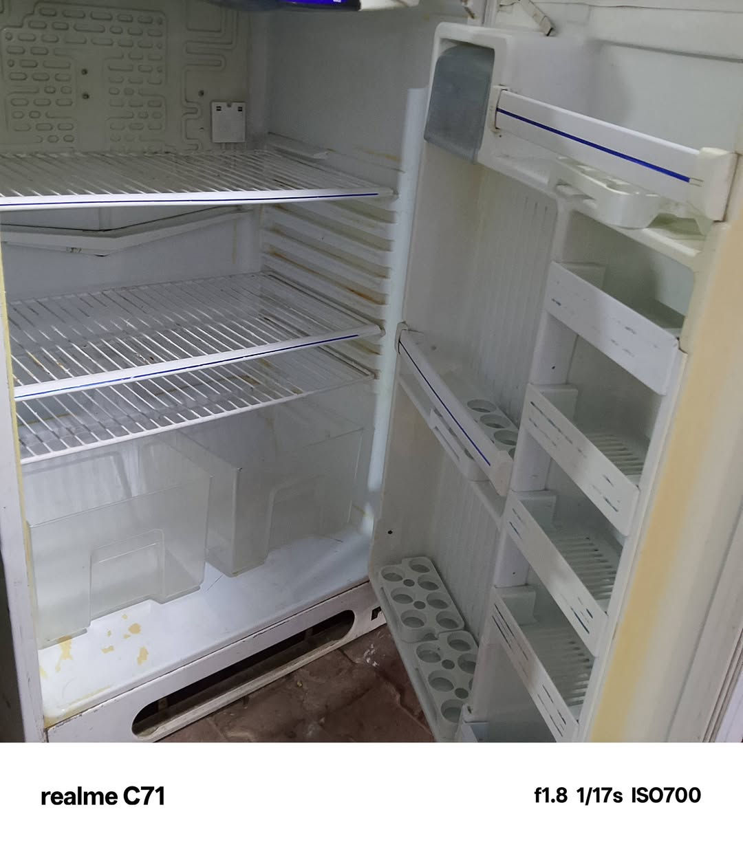 حجم كبير ثلج ،السعر ٢٥٠,,***********
