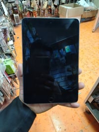 ايباد ميني ٥ • ٦٤ • نضيف