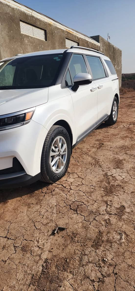 كيه كرنفال اربيل أجره بسمي السنويه موديل ٢٠٢٤ السياره جديده جديده على وضع الشركه حادثه ركن الصندوق يعني شبر واحد فقط بدون صبغ ولابارد ولارصعات فول الافول عدا الفتحه ***********
