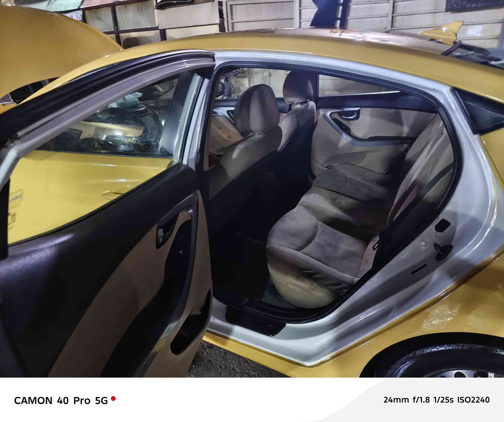 السلام عليكم
الانتره موديل ٢٠١٣
رقم بغداد بسمي 
كير مكينه خير من الله 
مكان سياره بغداد شعب 
سعر ٩٠وبيها مجال 
*********** موجود واتس ورقم
