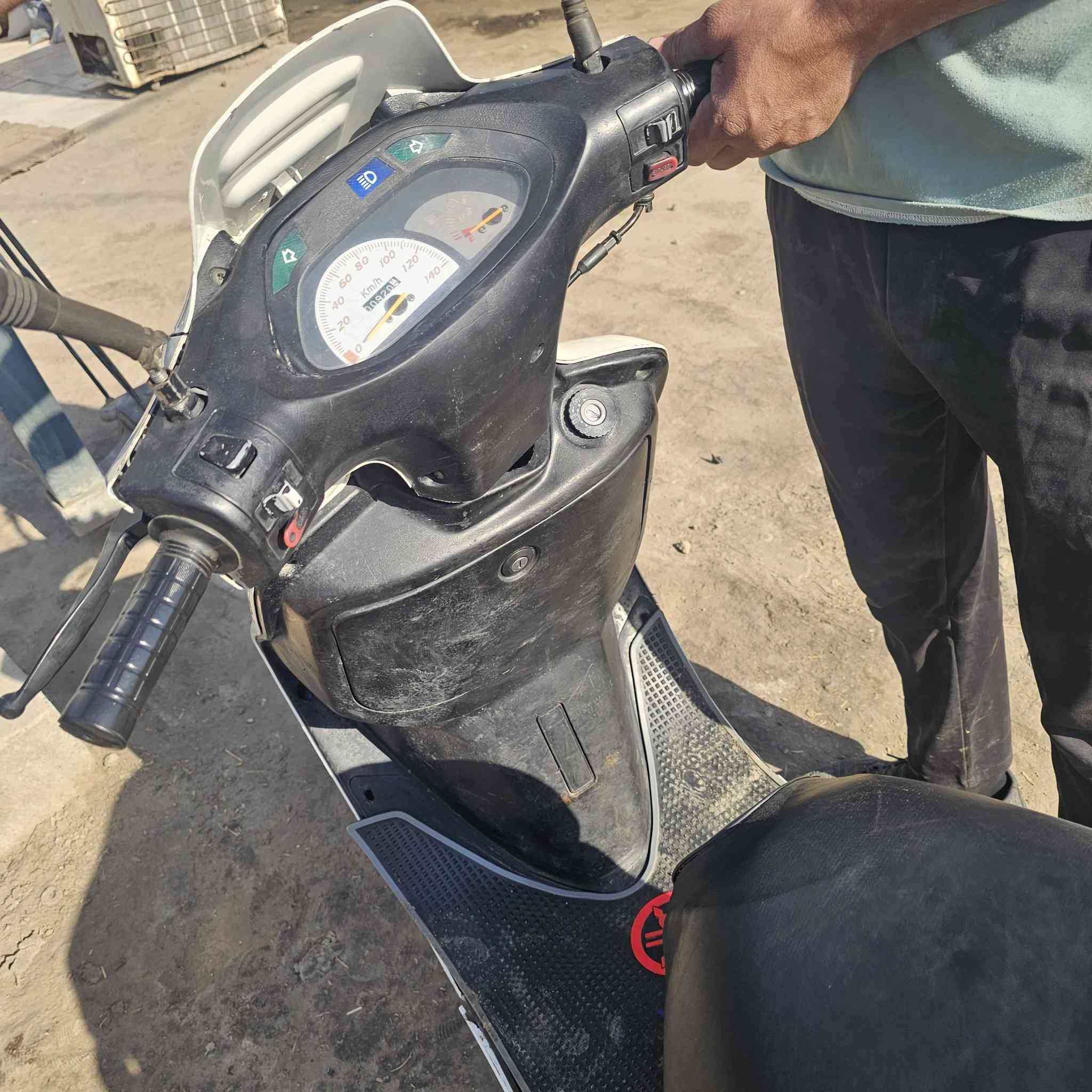 سلام عليكم  دراجه البيع رمبه ما مفتوحه شرط  بابل القاسم  رقم ***********
