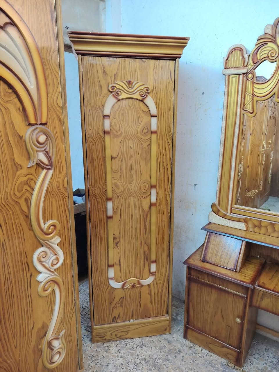 غرفه مستخدمه 6باب نضافه فول سعر 550معرض ابو عقيل ميسان حي رساله شارع ماطور قرب صيدليه حازم ***********((نشتري جميع الغرف))
