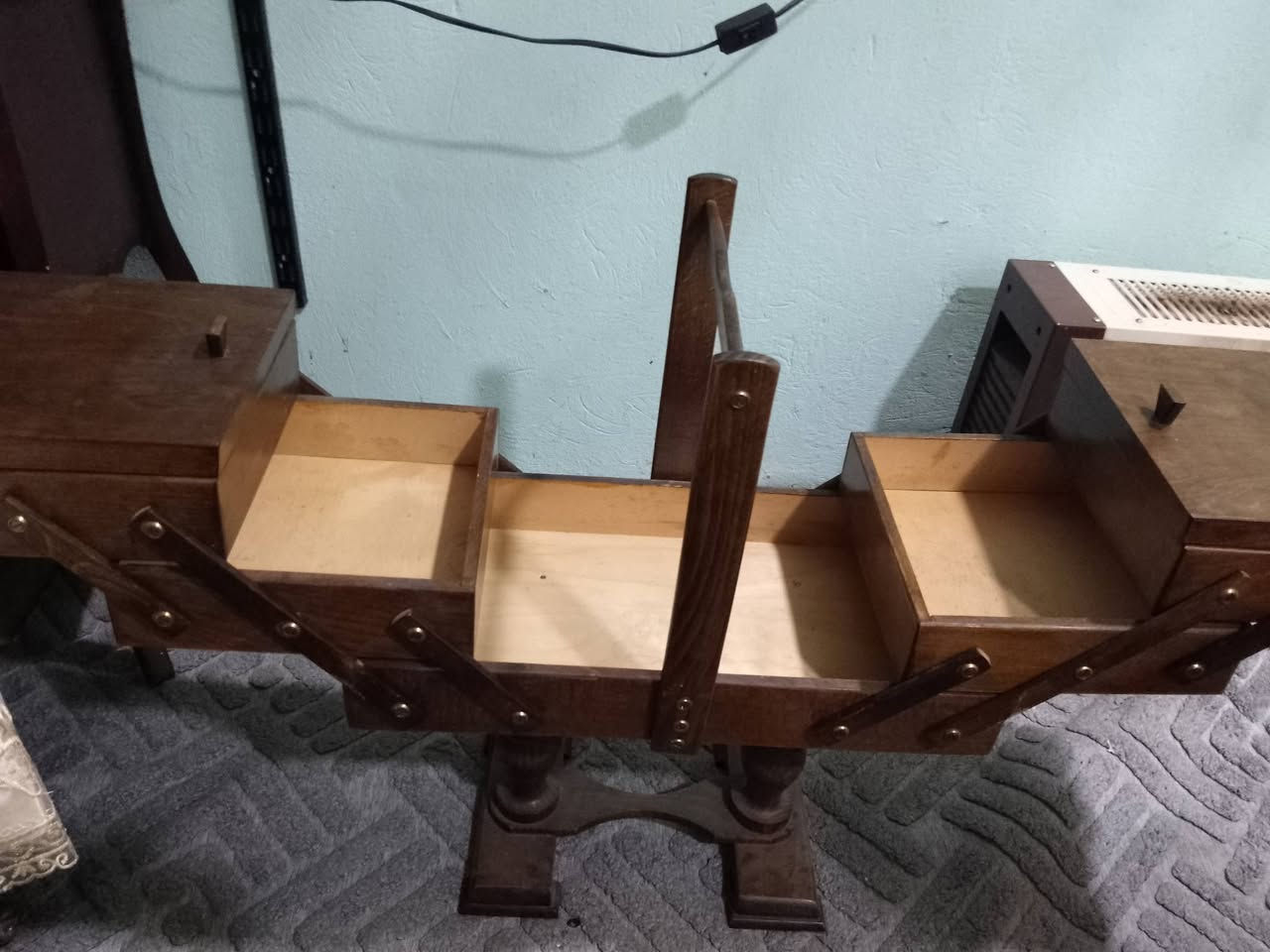 صندوق خشب قديم بهذا الشكل واضح بالصور قياس كبير ارتفاع ٨٠ سم عرض ٧٠ سم نظافه ميه بالميه سعره ١٠٠ ألف للحجز خاص


**إذا كنت صاحب هذا الإعلان وتريد حذفه لأي سبب، رجاءا أرسل رسالة إلى الدعم الفني**