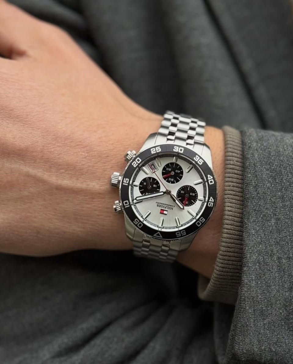 بسمِ الله ، والصَّلاة والسَّلامِ عَلَىٰ رَسُولِ اللهِ  ﷺ .🌿
#مــزاااااد
ساعة #تومي_هيلفيغر الأصلية ✅
ساعة تومي هيلفيغر Tommy Hilfiger رجالي أصلية تومي هيلفيغر
TH85 1792215  للرجال ب بمينا بيضاء وسوار فضي من الفولاذ المقاوم  😍

⬅️ رتيل الساعة ≈ 300$
🔸المزاد #عرض و #سوم و #طلب
 يبدأ المزاد من 10$ والرفعة أقل شيء 10$

 والسوم بالدولار$

#يبدأ من الآن و #ينتهي يوم غدٍ إن شاء الله الساعة الثانية والربع مساءً ..

 ☑️ للأعتماد أولاً : أرسال العنوان الكامل ورقم التلفون .

والتوفيق من الله للجميع 🤲

🔹 TOMMY HILFIGER 🔹

🔴 المواصفات :
▫️تومي هيلفيغر Tommy Hilfiger رجالي أصلية
▫️كَود الساعة  تومي هيلفيغر
TH85 1792215
▫️الساعة من الفولاذ المقاوم للصدأ
▫️الحركة كوارتز 
▫️ السير ساتلس ستيل مقاوم للصدأ 
▫️الفولاذ المطلي مقاوم للصدأ 
▫️علامات وعقارب مضيئة في الظلام
▫️الوظائف: كرونوغراف، التاريخ، اليوم، الساعة، الدقيقة، الثانية
▫️سناتر شغالة 
▫️مقاومة الماء 50 متر 🌊  
▫️القطر 41 ملم 

🔹الحاله جديدة لك 😍
تأتي مع العلبة الأصلية والكتلوك وكرت الضمان والعلاكة الخاصة بـ الماركة ✅

وتكدرون تبحثون على تفاصيلها أكثر 🌹

🚖 يوجد توصيل الى جميع محافظات عراقنا الحبيب 🚖


**إذا كنت صاحب هذا الإعلان وتريد حذفه لأي سبب، رجاءا أرسل رسالة إلى الدعم الفني**