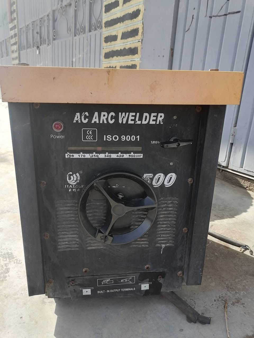 السلام عليكم ولدن لحيم للبيع اخو الجديد باب اول واستعمال قليل وكلشي مثل ما موضح في الصور السعر 450 وما متواجد على الفيس هذا رقمي ***********
