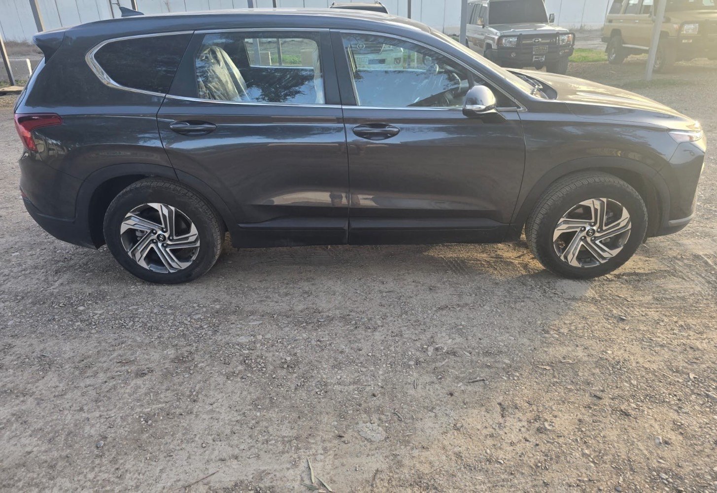 سنتافي 23 محرك 2500 تيربو وارد امريكي ماشية  55
الف قابل للزيادة رقم بغداد تحويل مباشر المواصفات 1-تحكم ستيرن 2-رادار امامي خلفي جانبي 3-تحديد مسار 4- تنبيه خروج عن المسار 5-قيادة ذاتيه 6-كاميرا خلفية 7-شفتات سرعة 8
سرعات 8-كير دكم 9-هاند بريك كهربائي Apple
Carplay / Android Auto-1011 امترا-
مودات قيادة نورمال / سمارت / سبورت السعر 190
وبي مجال مكان السيارة نجف

