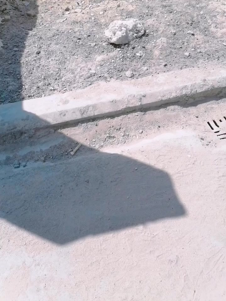 قطعة للبيع مثل ما موضح بالفيديو المساحة 250 متر للاستفسار الاتصال ع الرقم ***********
