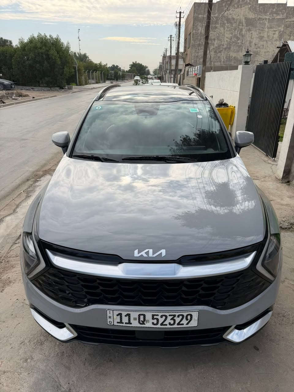 سلام عليكم.
كيا سبورتج SX (2023) 
حادثها صبغ باب مع تبديل باب بدون صبغ 
السعر 215 بيها مجال 
حادث موضح بالصور ورقم الشاصي 
محرك 2500
ماشية 74كيلو 
بانوراما
كاميرات محيطية 360
بصمة تشغيل
بصمة أبواب
بصمة صندوك
صندوك كهرباء
تدفئة كشنات
شاشة كبيرة ممتدة ديجتال
كيجات إلكترونية متغيرة حسب الوضعيات
وضعيات قيادة سبورت / سمارت / نورمال
كشنات جلد احمر
كراسي كهرباء فول تحكم مع ميموري
إضاءة ترحيب خارجية وداخلية
 حساسات امامي وخلفي
شحن وايرليس
منافذ تايب سي
منافذ USB
هاند بريك بصمة
️ أوتو هولد
رادارات أمامية وخلفية وجانبية
تحديد مسار ذكي
قيادة آلية ذكية
نقطة عمياء
كروز كنترول
سستم صوت هارمان كاردون
ميموري كشن السائق وضعيتان
إشارات بالمرايا
شاشة تحكم ميديا وتبريد
ستيرن فول تحكم 
للبيع فقط بدون مراوس
مكان تواجد السيارة:بغداد المنصور او حي الجهاد 
الرقم:***********
الرقم*********** :.
