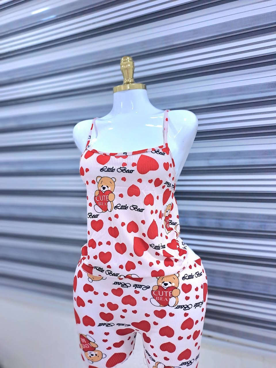 السعر ٤ الف
ملابس بيت 
القماش فانيلة زبده 
القياس فري سايز (قياس واحد) 
تلبس من ٤٥ الى ٨٥
يوجد توصيل داخل خانقين 🚗.


**إذا كنت صاحب هذا الإعلان وتريد حذفه لأي سبب، رجاءا أرسل رسالة إلى الدعم الفني**