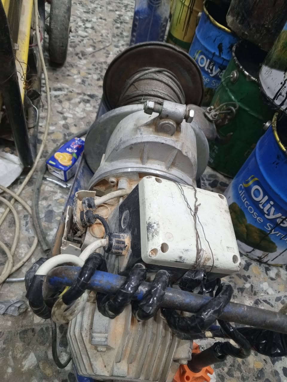 عندي موطور ونج يطالي للبيع السعر ٣٥٠ بي مجال قليل بغداد التاجي ***********.***********
