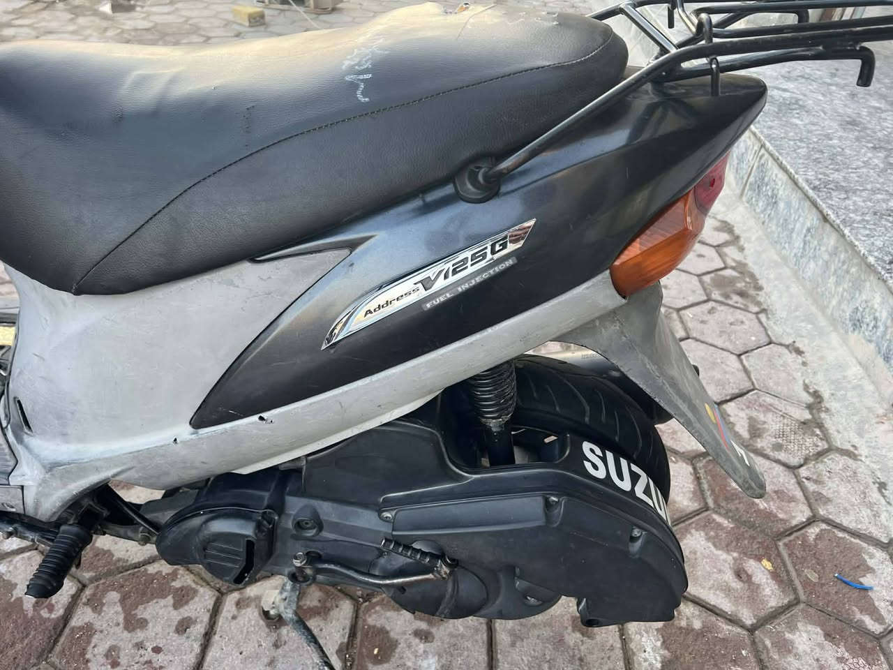 السلام عليكم ورحمة الله وبركاته
الدراجه للبيع ادرس قديم للاستفسار الاتصال على هذا 
الرقم ‏‪0775 369 0449‬‏
