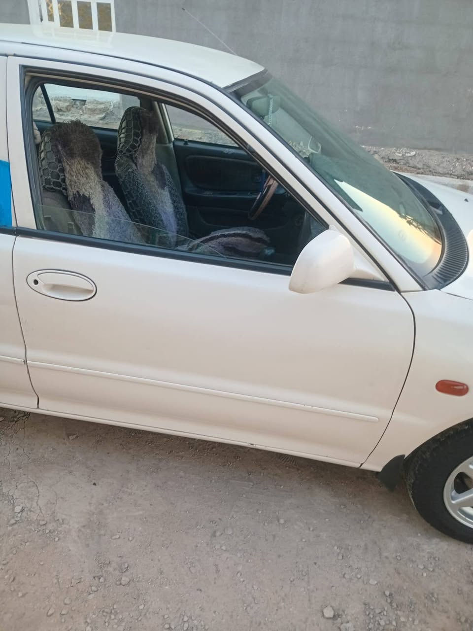 السلام عليكم شباب براتون 2004 كير اتوماتيك البك ما يجي السيارة مصبوغة عام 
السعر ٤٠ وبيهة مجال رقم *********** المكان بغداد بسماية
