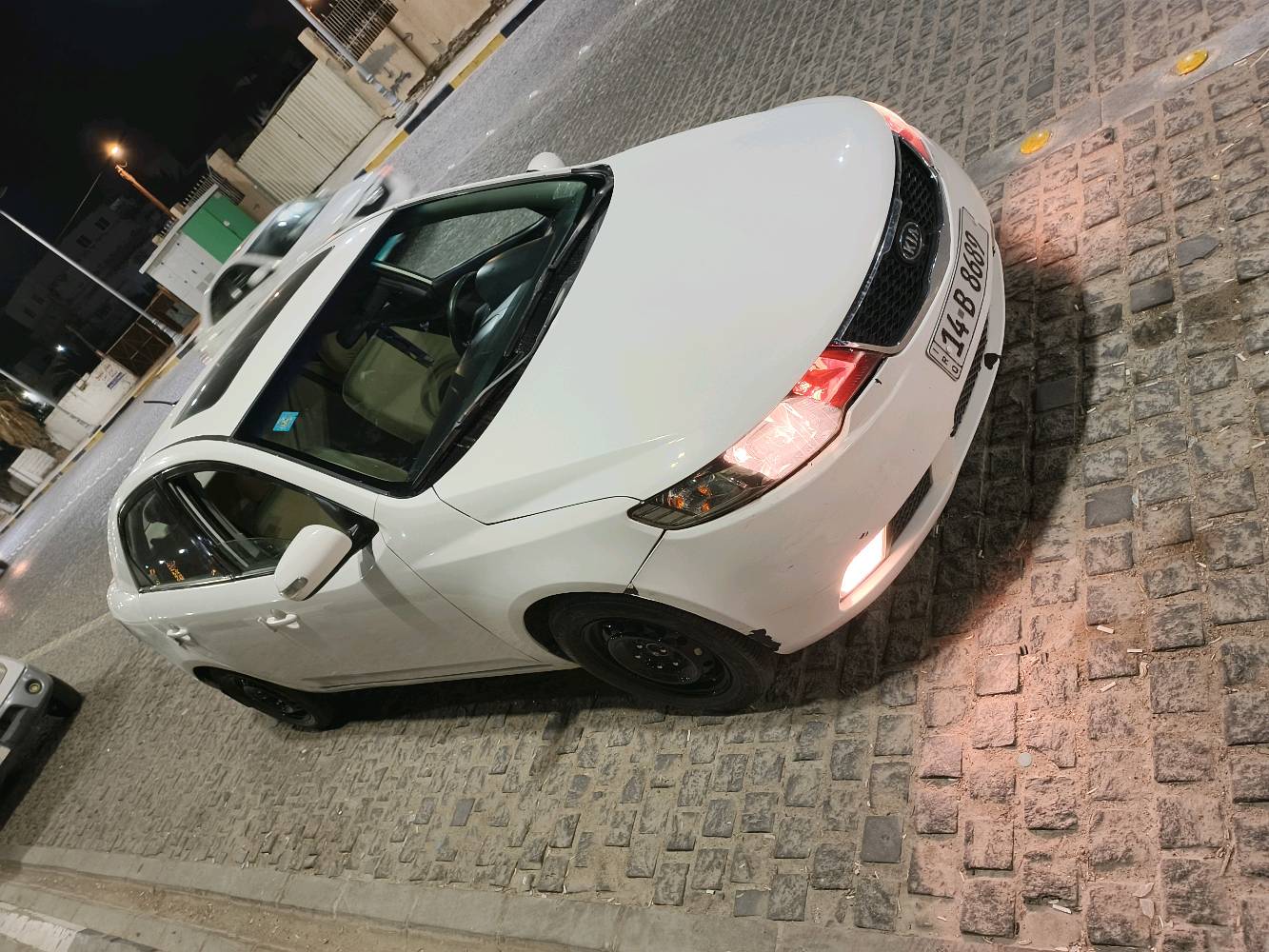 سيراتو 2009بيها صبغ حزام باسمي تحويل ثاني يوم مكاني البصرة سياره جاهزه ومابيها اي نقص