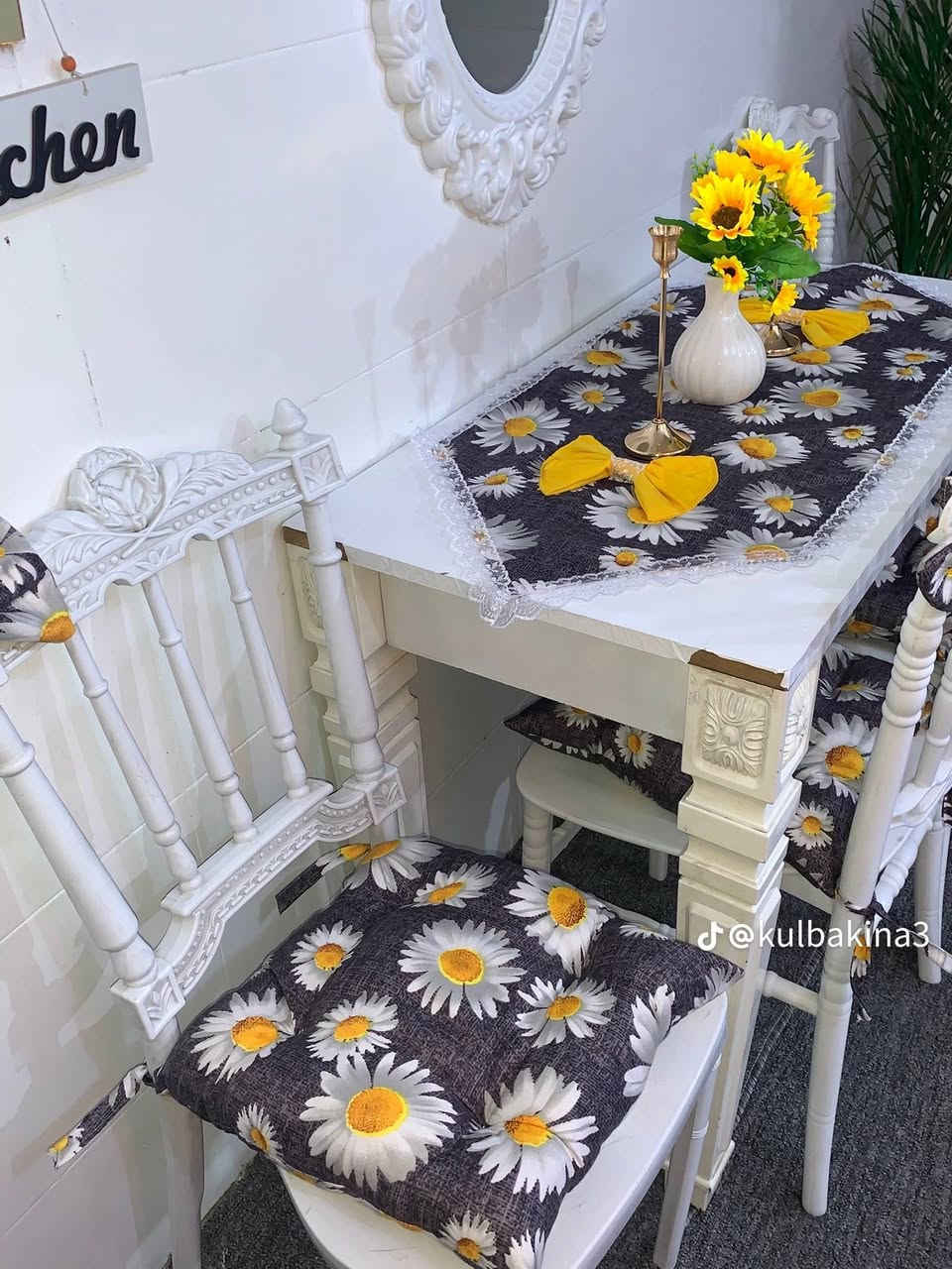 خياط حسب الطلب الزبونه مفرش طاوله طعام وكوشات اربع يوجد توصيل داخل السماوة مجاني وتوصيل محافظات ٣@


**إذا كنت صاحب هذا الإعلان وتريد حذفه لأي سبب، رجاءا أرسل رسالة إلى الدعم الفني**