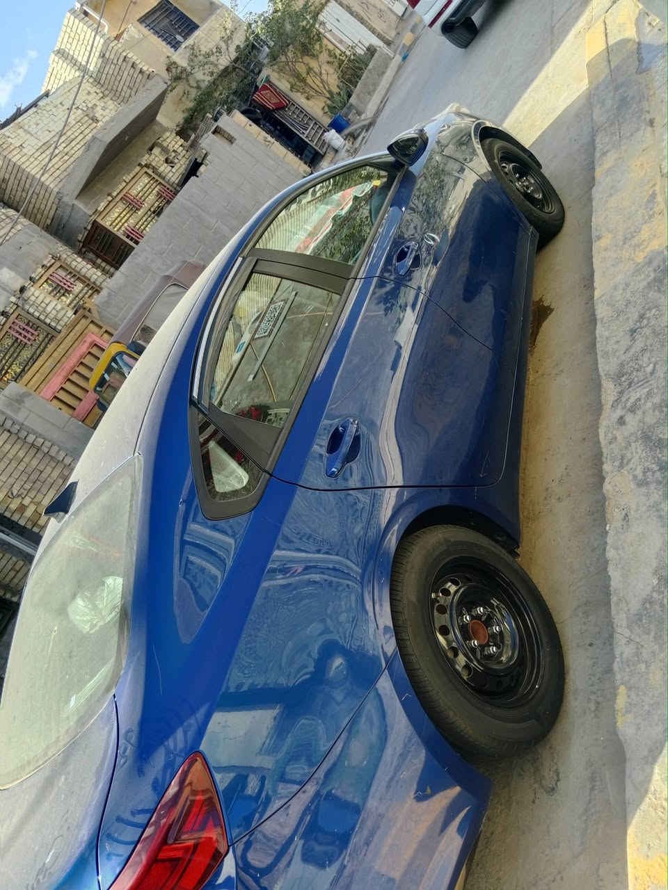 سلام عليكم فورتي موديل ١٩ حادث جاملغ وبنيد بدون تبديل مصلحات ماشيه ٨٦ مكاني بغداد الزعفرانيه سعر ١٣٠ وبيه مجال ***********
