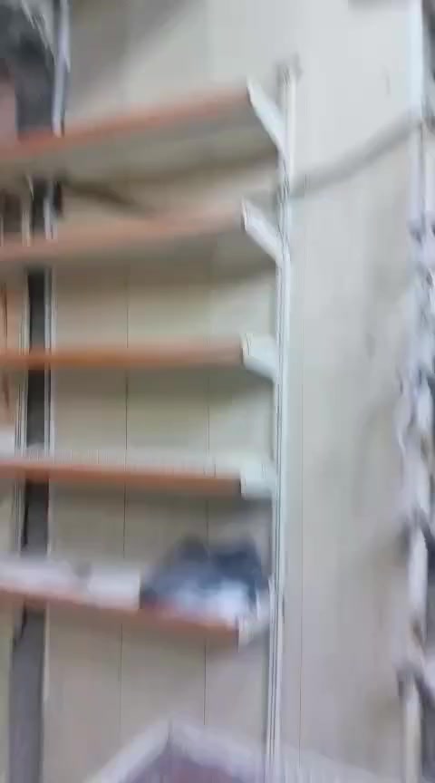 سلام عليكم رفوف للبيع  مع رفوف سفينه ٣ * ٣ تفاصيل عل خاص او اتصل ***********
