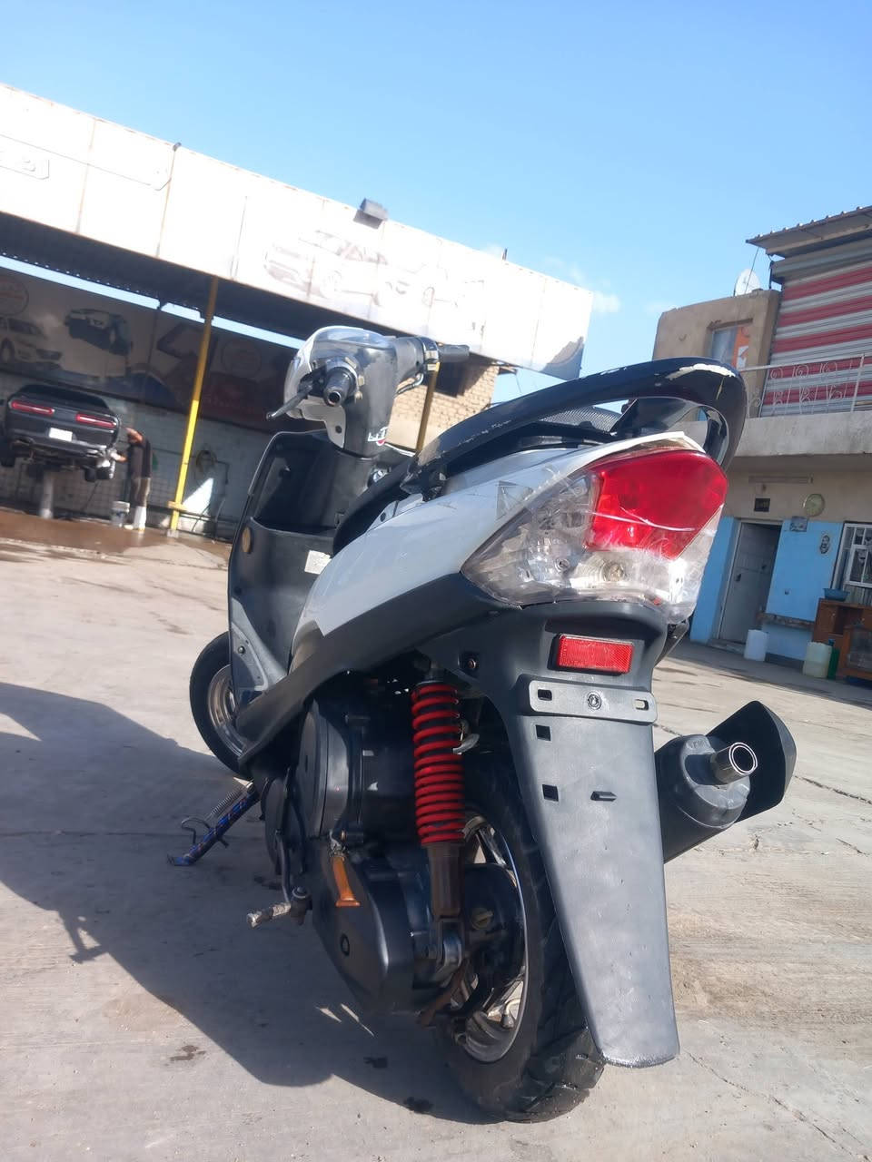 سلام عليكم ماكس عدله للبيع دراجه نضيفه حلوه شلعه شك لكاع بوشه 55 صارنصه رياضي دراجه كامله مكمله أوراق اصوليه للبيع 500 وبيه مجال حك لجيه


**إذا كنت صاحب هذا الإعلان وتريد حذفه لأي سبب، رجاءا أرسل رسالة إلى الدعم الفني**