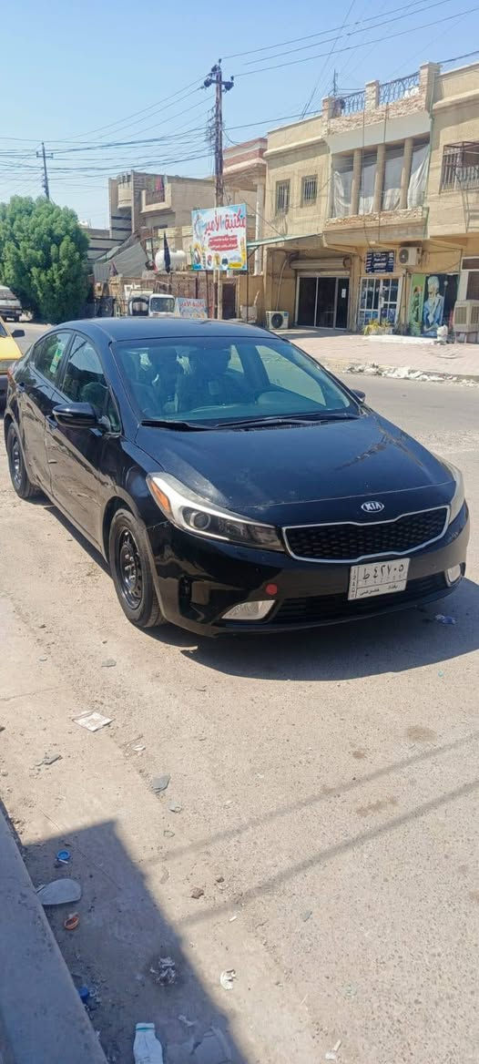 السلام عليكم.. فورتي 17 وارد أمريكي رقم بغداد بأسمنه حادث امريكا تبديل جاملغ امامي عكس السايق وصبغ البنيد بدون دواخل وبالعراق انصبغت بيه قطع أثر شخوط كير ومحرك كفاله ماشية 127 الف السعر 100 ورقه وبيه مجال العنوان بغداد ***********
