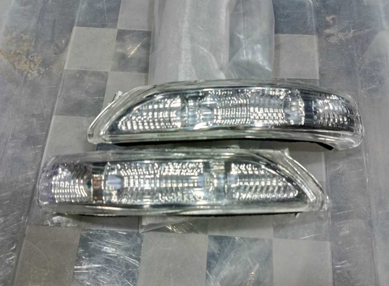 اشارة مرايه جانبيه 
النترا 2007-2011
سوناتا صابونه 2010
سوناتا مضلع 2012
سنتافيا 2011
سعر الوحده 10 الف 
ميسان حي صناعي مجاور مطعم بيت السيد 
محل هيمن 
*********** واتساب
