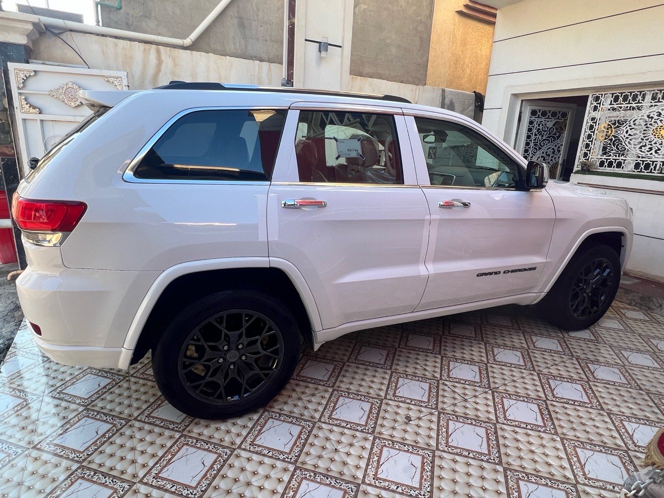 سلام عليكم اخوان 
وينهم جناية الجديد 
جيب 2018
أمريكي كلين تايتل كفاله عامه بيهه سونارين 
فول موصفات لمتدد 1/1 
رقم بغداد ماشيه 71الف 

رقم الهاتف استفسار ***********