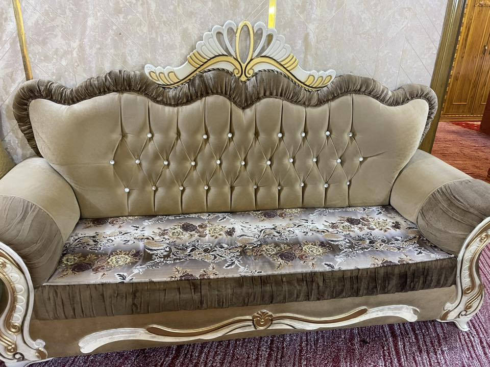 تخم ملكي 10 مقاعد نضيف استعمال قليل   للاستفسار ***********
