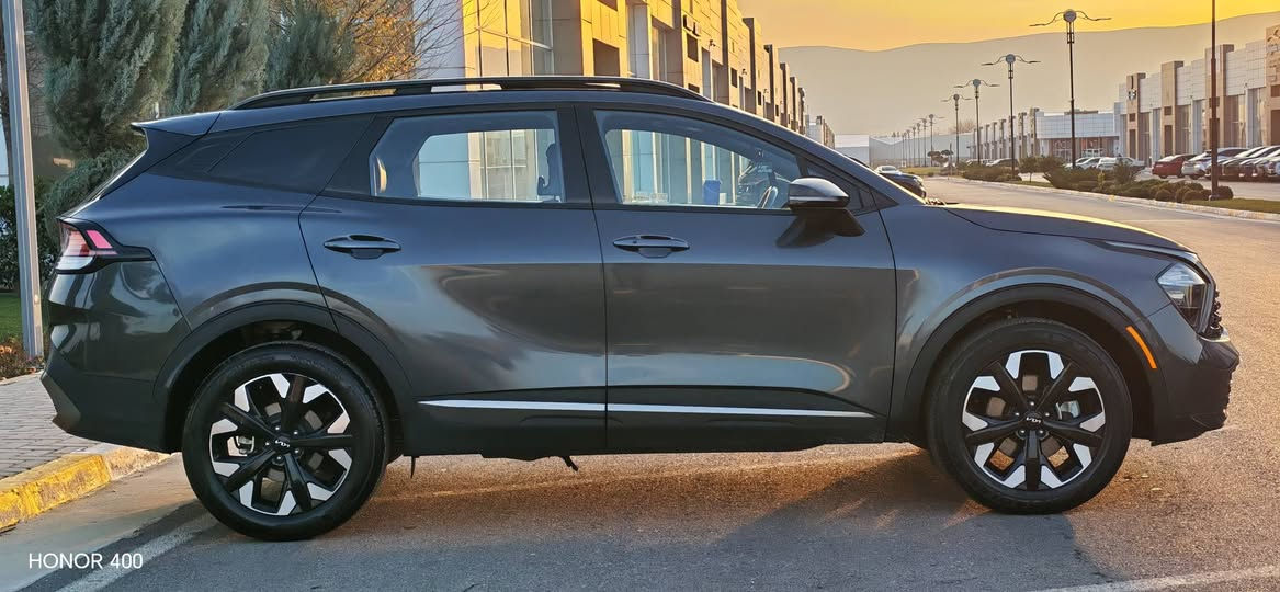 كيا سبورتاج ٢٠٢٣ فول مواصفات 
ضرر جملغ باب سايق بي ٣قطع كلير أمريكا يعني٥قطع صبغ بدون دواخل بدون آيرباگ
ماشية ١٣الف مايل محرك ٢.٥جدي أي
العنوان السليمانية معرض باران
***********
*********** السليمانية, العراق
