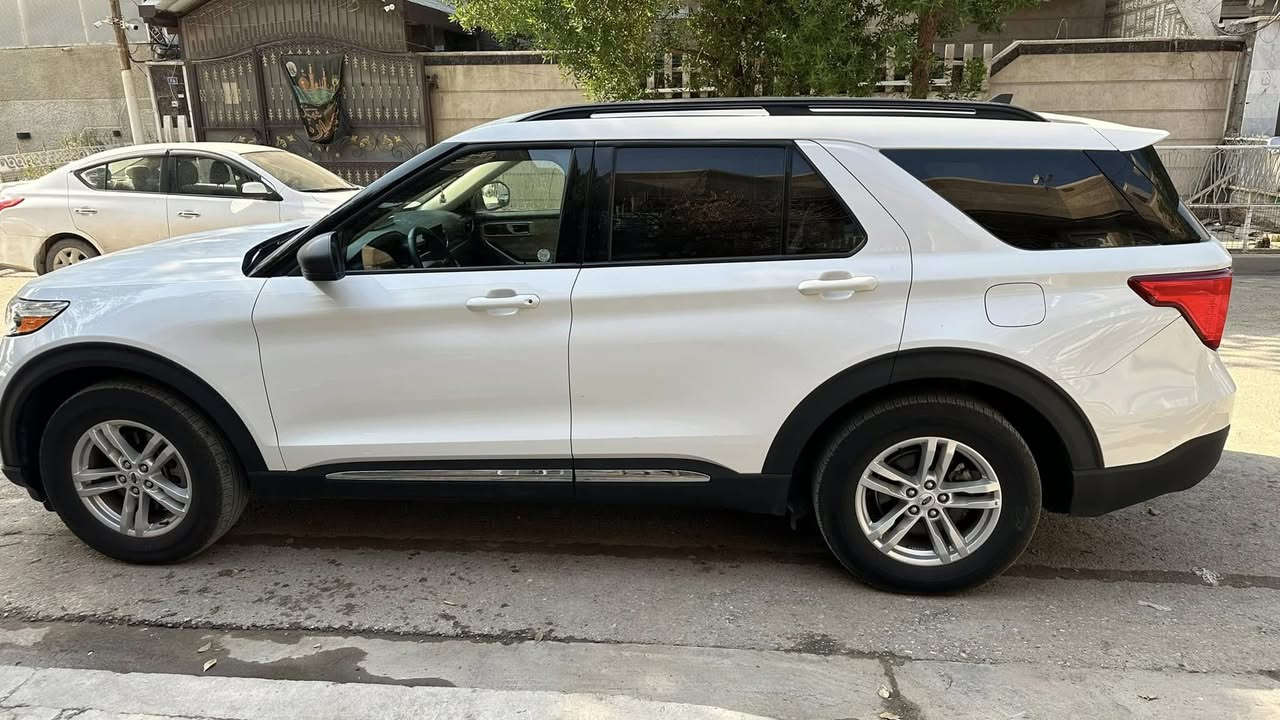 السلام عليكم
فورد اكسبلورر 2023
فئة XLT
سيارة كليركلش نظيفة بحالة الوكالة
فقط ضرر طفيف جداً باب جنطة خلفي
العداد 36 ألف ميل
المواصفات:
محرك 4 سلندر 2.3 لتر تيربو
نظام الإكسل دفع خلفي
كير ماوس ١٠ نمرات
 6 وضعيات للقيادة 
رادار امامي للتحذير الخروج عن المسار
تحذير النقطة العمياء
 نظام القيادة المساعد لتحذير السائق من التصادم مع هزاز الستيرن نظام
 7راكب بمقاعد جلد لون بيجي
تدفئة مقاعد امامية مع الستيرن
دبل اكزوز
لايت الامامي ليد (وايد بيم اوتو)
هاند بريك كهربائي مع اتو ستوب
تبريد منفصل التحكم للصفوف الثلاثة بنظام  Climate
تشغيل عن بعد مع نظام تبريد وتدفئة تلقائي
نظام دخول ذكي (بصمة) لجميع الأبواب
باب جنطة فتح وغلق كهربائي وعن طريق البصمة
شاشة 8 انچ مع apple car play
بلوتوث و واي فاي للتحديث سوفت وير
أوامر صوتية مع نظام Sync 3
منفذ كهرباء للشواحن الهواتف مع منفذين USB C ,USB-A
كاميرا مع حساسات خلفية
نقطة عمياء بالمرايا الجانبية للتحذير
حساس ضغط الإطارات
وبعد مواصفات كثيرة بصراحة الفورد من ارقى سياراتSUV
صور الحادث مرفقة
سيارة مرقم بغداد
للاستفسار ***********
