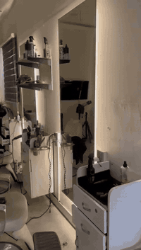 غراض حلاقة نضيفة للبيع
الكراسي كلهم شغالات
مكاني بغداد الغزالية
كل حاجة وسعرها
***********
/واتساب
