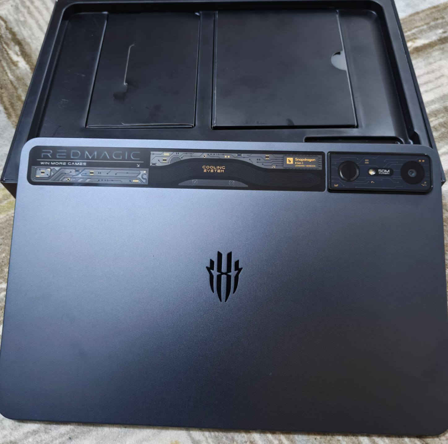 ايباد ريد ماجك نوفا 
جهاز فول نضافة 
ذاكرة 512
شاشة 144هرتز
نضام تبريد بالجهاز يعني انسه الحماوة
اضائة LED ومورحة هم للتبريد
وبعد هواي مواصفات 
سعر 850 وبي مجال 
مكاني نجف 
رقم الهاتف: ***********
