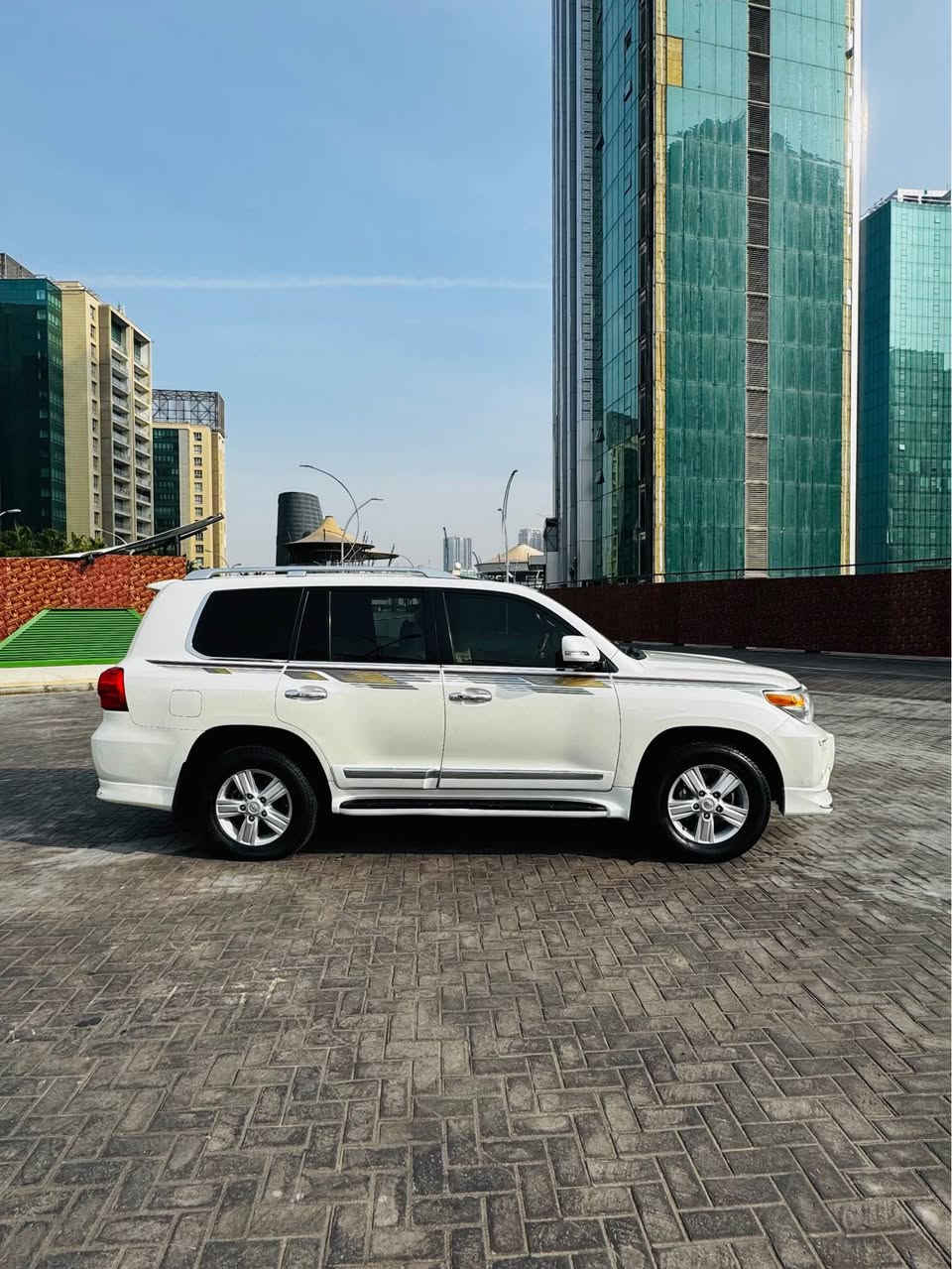 تويوتا لاندكروزر ٢٠١٣ GX.R V8 
بريم  
كوردي عرةبي 
زور جوان و خاوينة يةك دينار مةسروفي نية 
سةيارةكة بي سبوخة  يةك شويني بجوكي PDR هةية 
گير و مةكينة و هةموو شتي بةشةرتة نةكرايتةوة 
 بي حةيبة تةحويل و غرامة بةشةرتة 
 شوين هةولير 
 كورك واتسئاب Ⓜ️0750 369 9092
سعر ٣٦٠$   كةميك مةجال

 
2013 GX.R
‎السياره كلش جديده وكلش حلوه احله من الصور والسياره بدون مصرف وكلشي جاهز   
سيارة مابيها سبغ ابد فقد واحد مكان بيها pdr بدون دواخل 
‎كير ومحرك بشرط والمحرك ممفتوح بشرط 
‎فول مواصفات 
‎سلايت وثلاجه وبصمه وتبريد مركزي ومعروفه كشن كهربايي شغال حساسات دحامية فول فول  مواصفاتهة 

‎ملاحظه /  فقط بيع  
‎ورجاءً اذا مو مشتري لا تتصل وتعبني 
‎السعر / 360$ 
‎مكان السياره اربيل 
M/ 0750 369 9092 كورك واتسئاب أربيل, العراق
