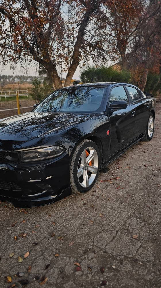 دوج جارجر   SXT   
الموديل : 2016 اصل
المحرك : 3600 
العداد : ( 150 M ).
اللون : اسود
الرقم : بغداد     
تشغيل عن بعد+ برمجة مراوح 
سستم دمام  الباين
فج 6 بستم   
الحادث : تبديل باب السكن + بالعراق صبغ جاملغ امامي وباب الخلفي اثر شخوط
سونار مرفق جديد 
السعر : 160 ورقه وبيه مجال بسيط 
  ( بدون كص )  صور الحادث موجود 
مكينه كير نظيفات جداً والسياره فول  
مكان السياره : بغداد او بعقوبه
*********** بعقوبة, ديالى
