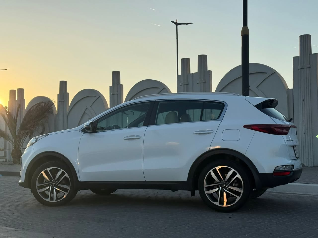 السلام عليكم 
كيا سبورتج 2020 رقم بصره تحويل
سنويه وهزه ورقام جدد (بسمي) 
خليجي. جايه كفاله بلعراق بيها صبغ بنيد فقط بدون يرباك ماشيه 60 كيلو
محرك 2000 دوش. شاشه كامره حساس تحكم ستيرن يدات كروم اشاير بلمري. دوشمة. جاهزه السياره 
مكاني بصره
شراي يخابر

***********
